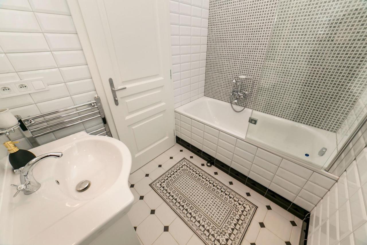 New Apartment 1 - Self Check In, Free Parking ブラチスラヴァ エクステリア 写真